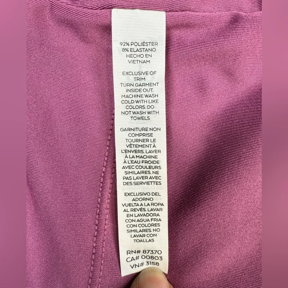 ALO Yoga Fortify Sports Bra Tank - Size Small in Dragonfruit.  Without Pads